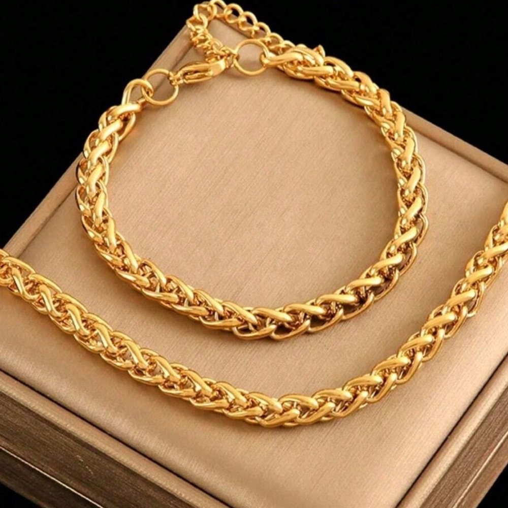 Elegant Gold Chain Bracelet and Necklace Set